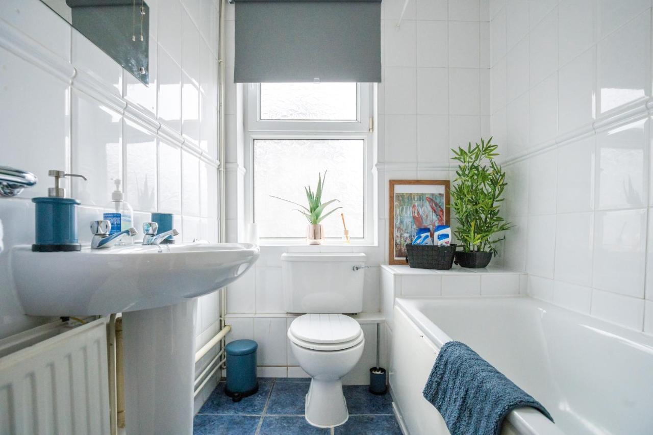 The Ella Fitzgerald - Modern 2 Bedroom Apartment, Super Close To City Centre Cardiff Buitenkant foto